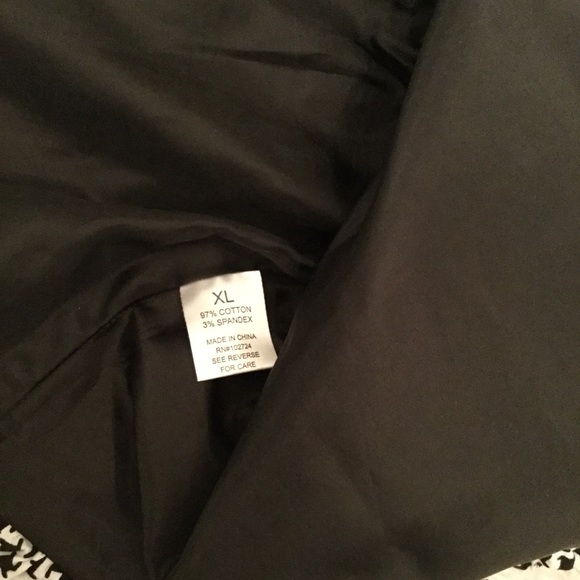 Black and White belted Top - Picture 7 of 8